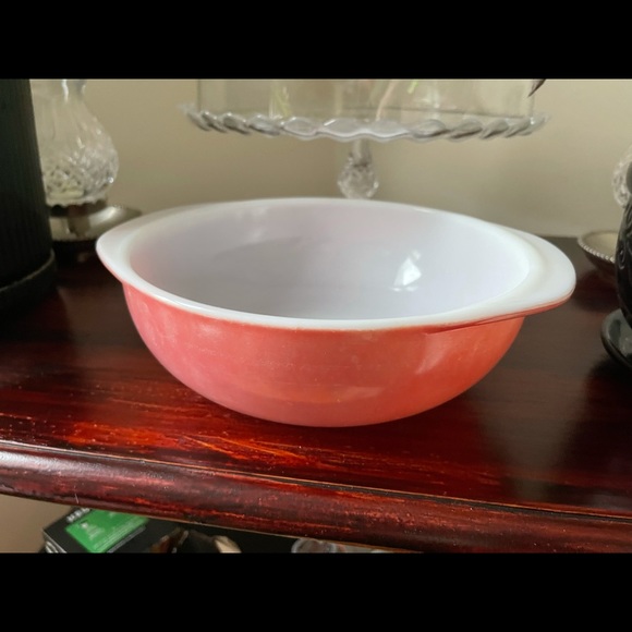 Vintage Pyrex Handled Mixing Bowl 2.QT - Picture 4 of 9
